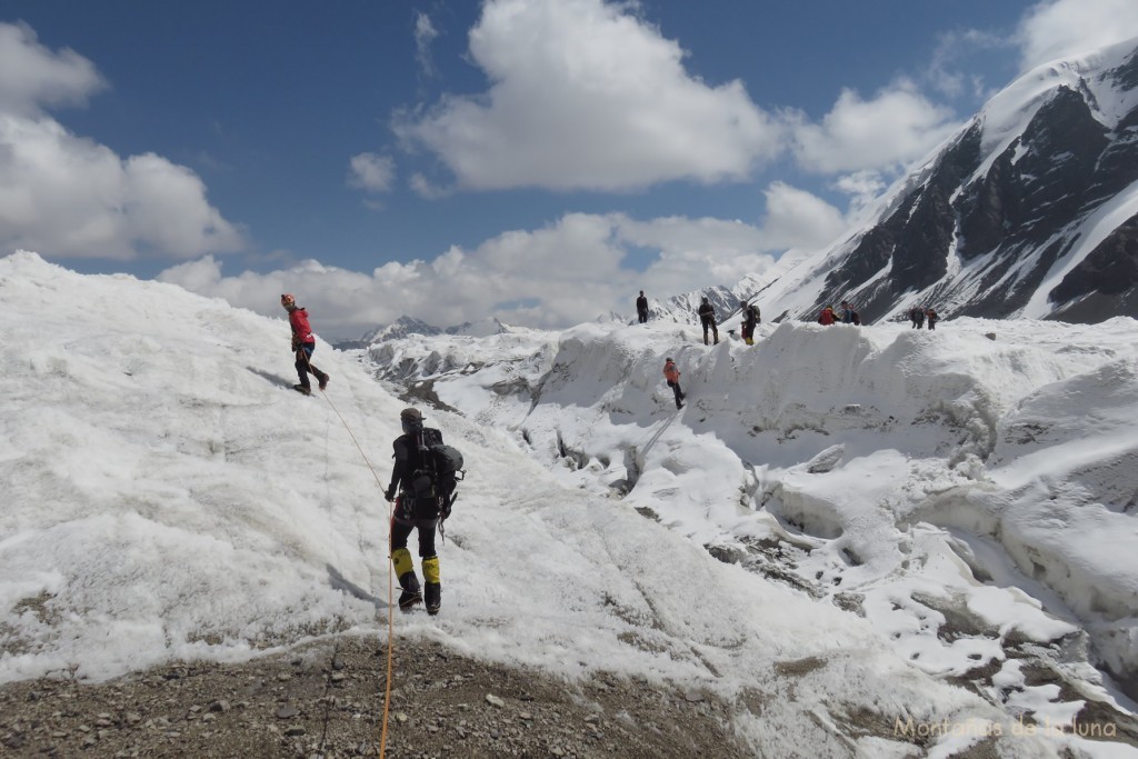 Prácticas en el Glaciar Lenin, entre sus grietas