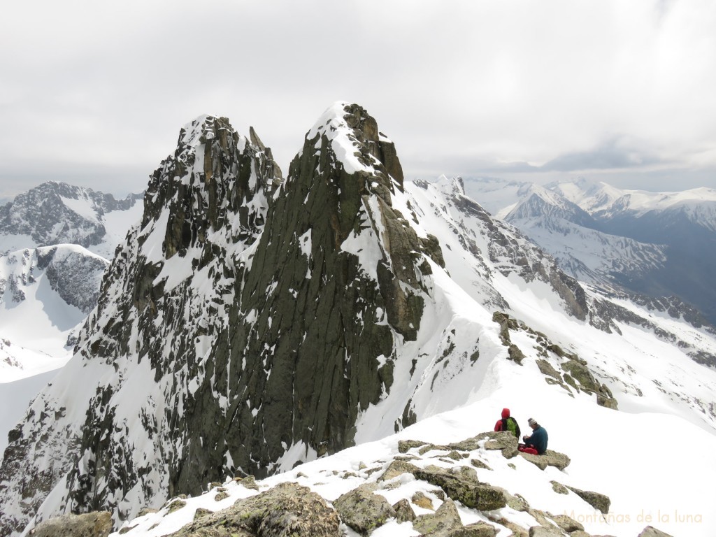 Desde la cima de la Punta Lourde Rochevable la Torre Armengaud