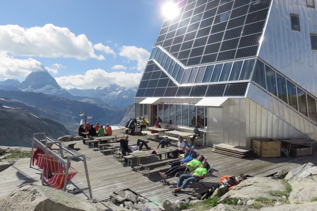 Refugio de Monte Rosa (2.883 mts.) con su terraza