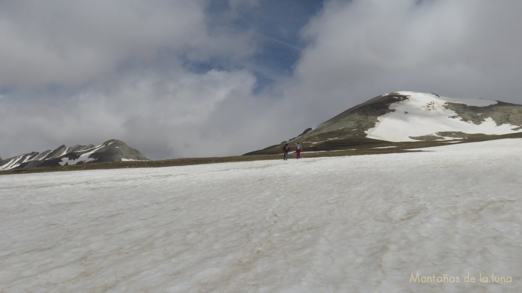 En el Coll de La Marrana camino de la Collada de Coma Mitjana