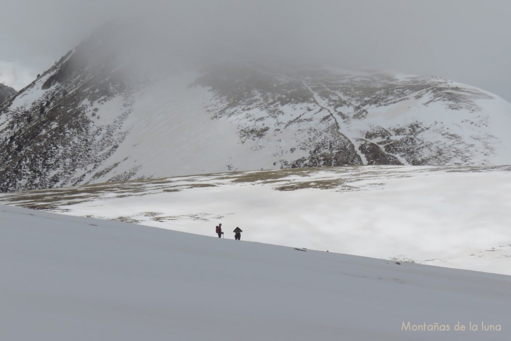 Camino de la Portella de Morens, detrás la subida al Pic de La Dona