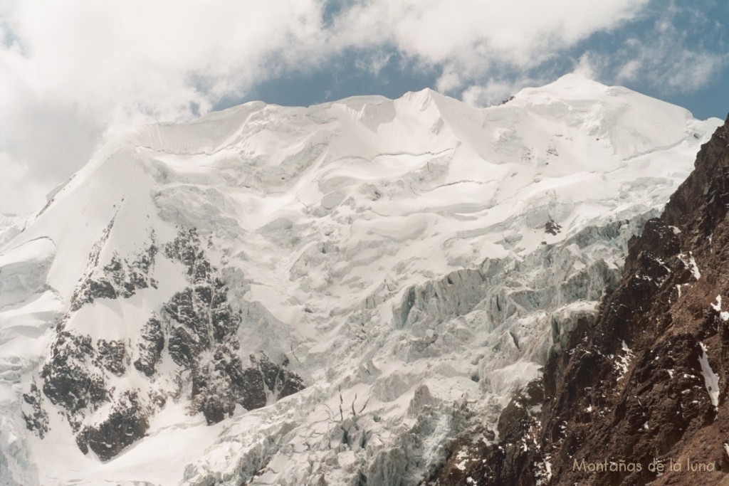 Pico Norte y glaciares del Illimani desde Nido de Cóndores