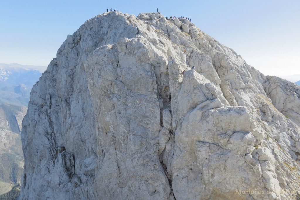 Delante la cima del Pollegó Superior