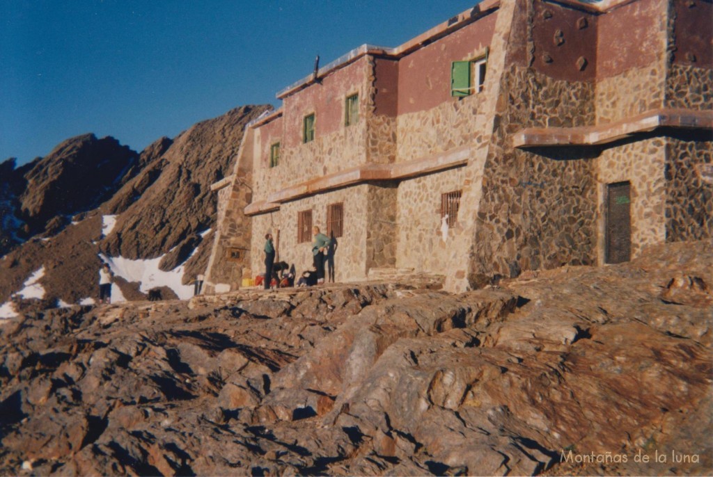 El desaparecido Refugio de Rioseco o Félix Méndez cerca de la Laguna de Rioseco, 3.010 mts.