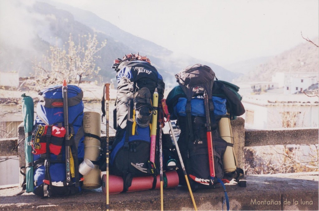 Mochilas preparadas en Trevélez