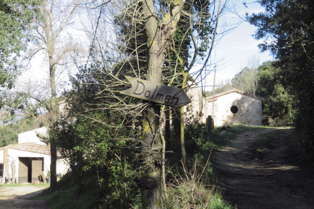 Camino del Dolmen de Ca l'Arenes