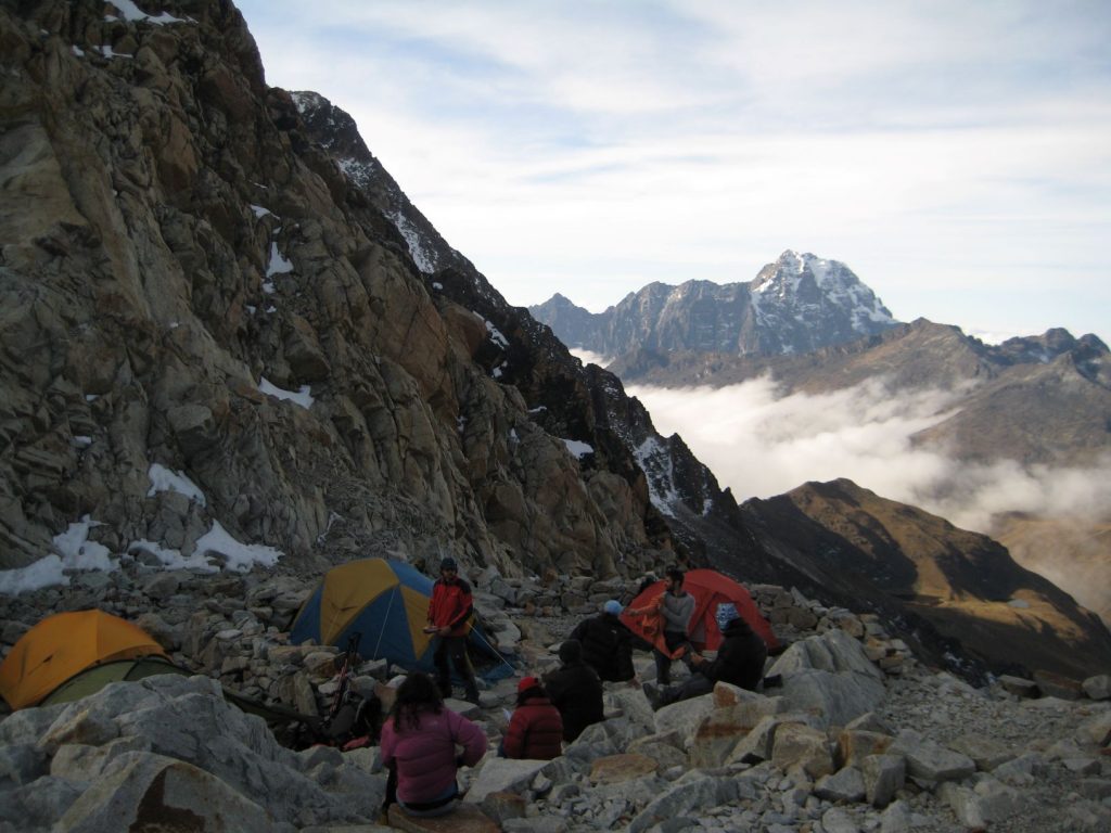 Nuestro campamento en Camp Rock, 5.130 mts., al fondo el Cerro Telata