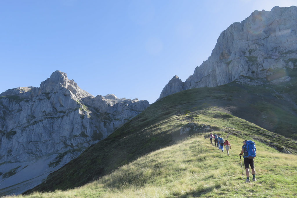 Subida y camino a la Canal del Perro dsde el Collau del Frade