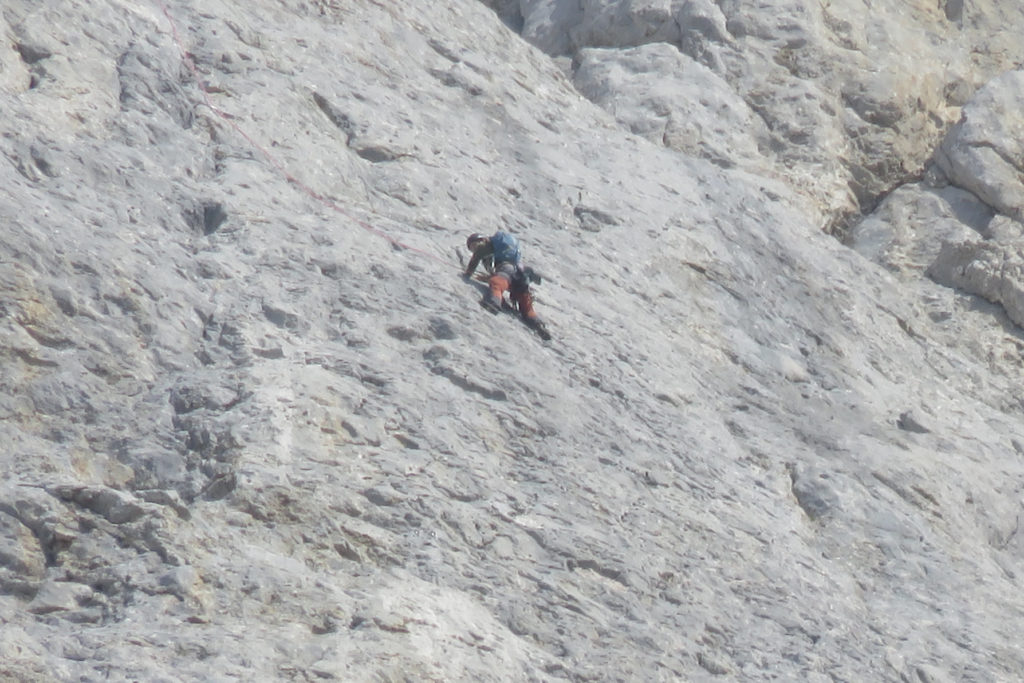 Escalando en el Naranjo de Bulnes