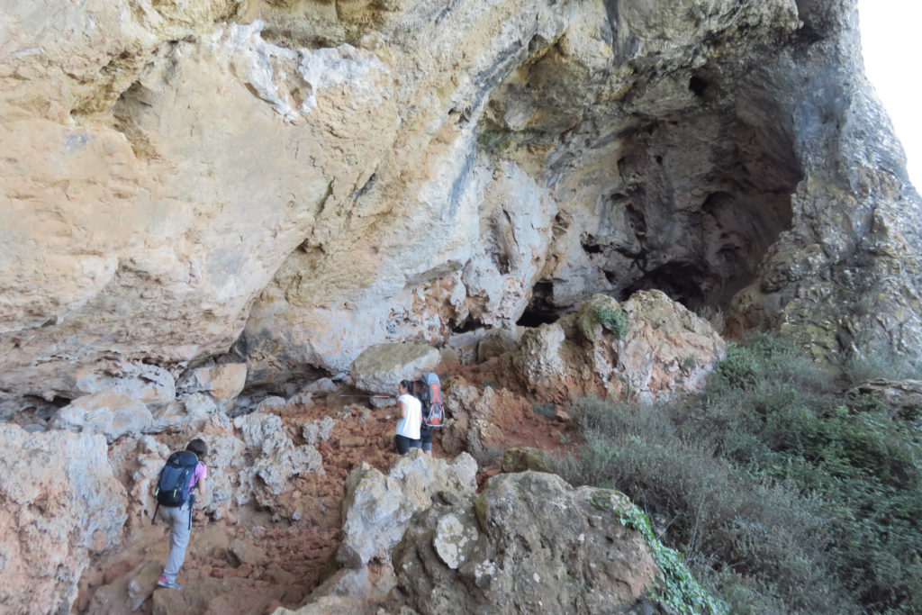 Llegando a la Cova del Bolumini