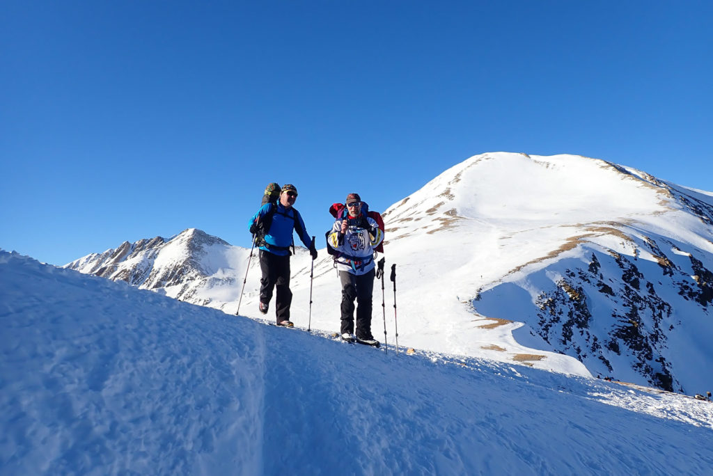 osep Gallemí y Paco en el Coll de La Marrana, 2.529 mts., a la derecha el Bastiments y a la izquierda el Pic de Freser