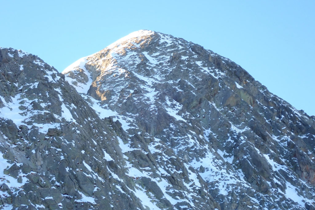 Cara norte del Pic de l'Infern, se aprecia la salida del Corredor o Canal Oriental a la izquierda