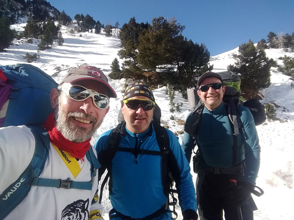 Paco, Josep Gallemí y Joaquín saliendo de Vallter 2000