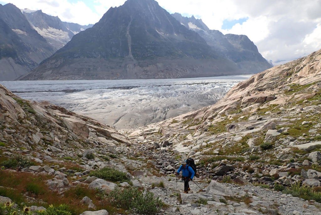 Manolet subiendo a Märjelen, atras deja el Glaciar Aletsch